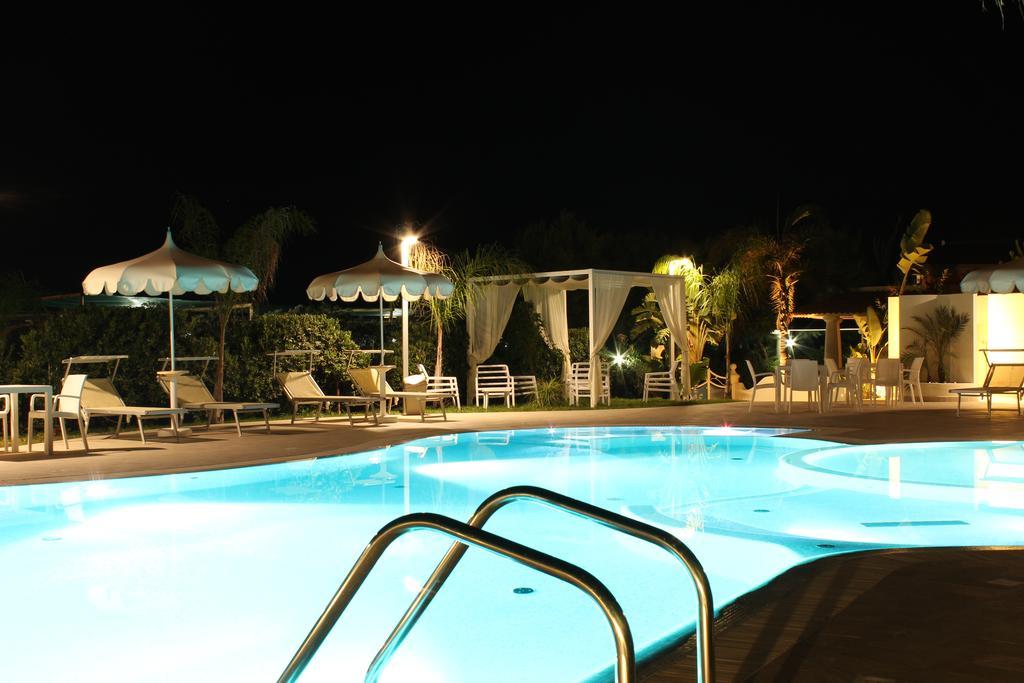 Hotel Blu Tropical Zambrone Exterior foto