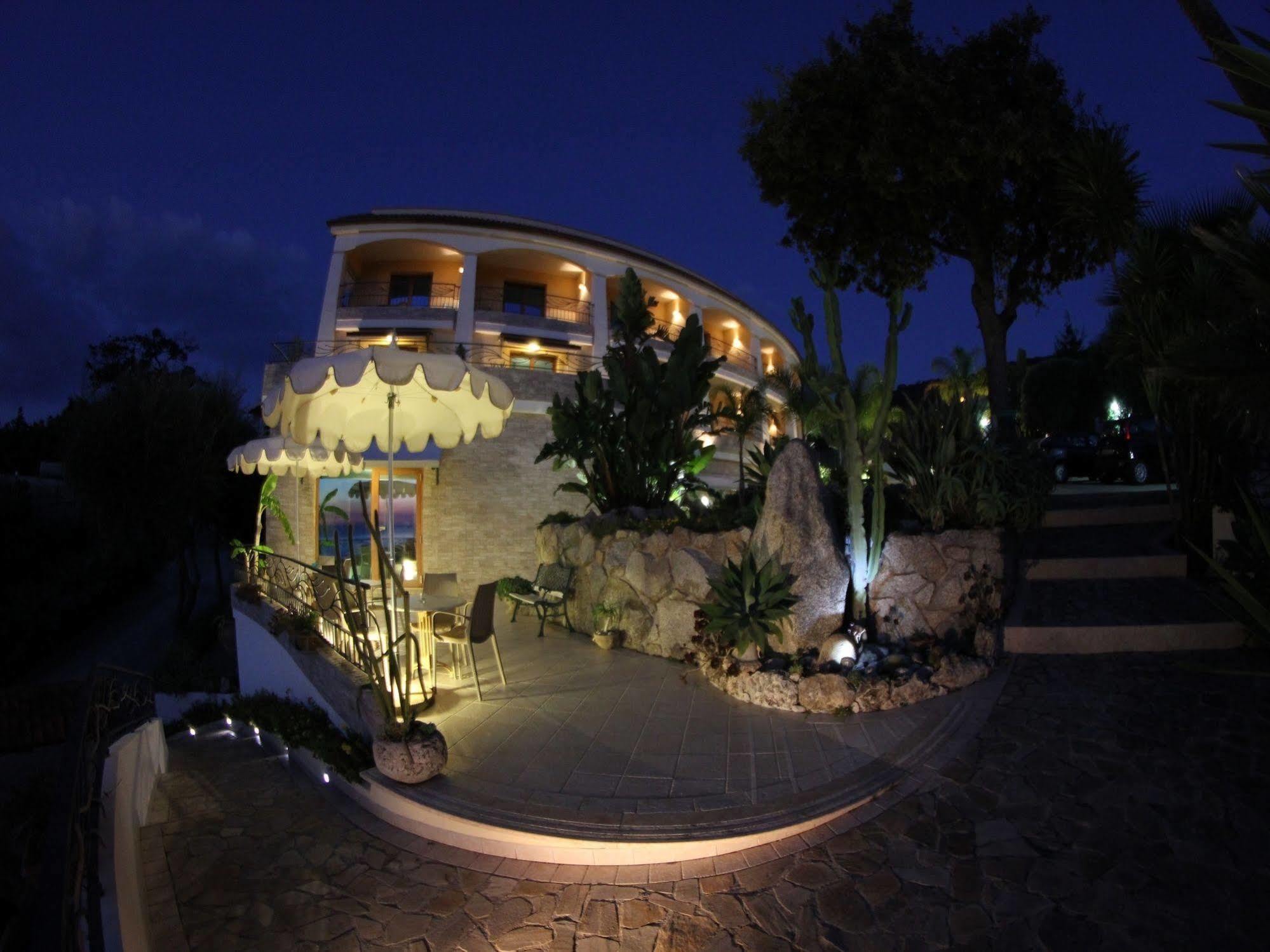 Hotel Blu Tropical Zambrone Exterior foto